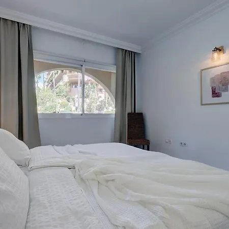 Stunning 2 Bedroom In Magna Apartment Marbella