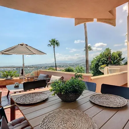 Stunning 2 Bedroom In Magna Apartment Marbella