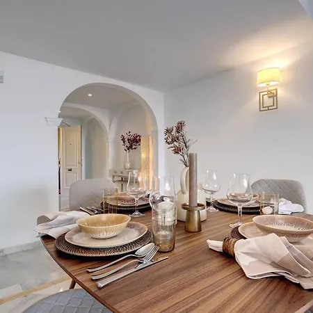 Stunning 2 Bedroom In Magna Apartment Marbella
